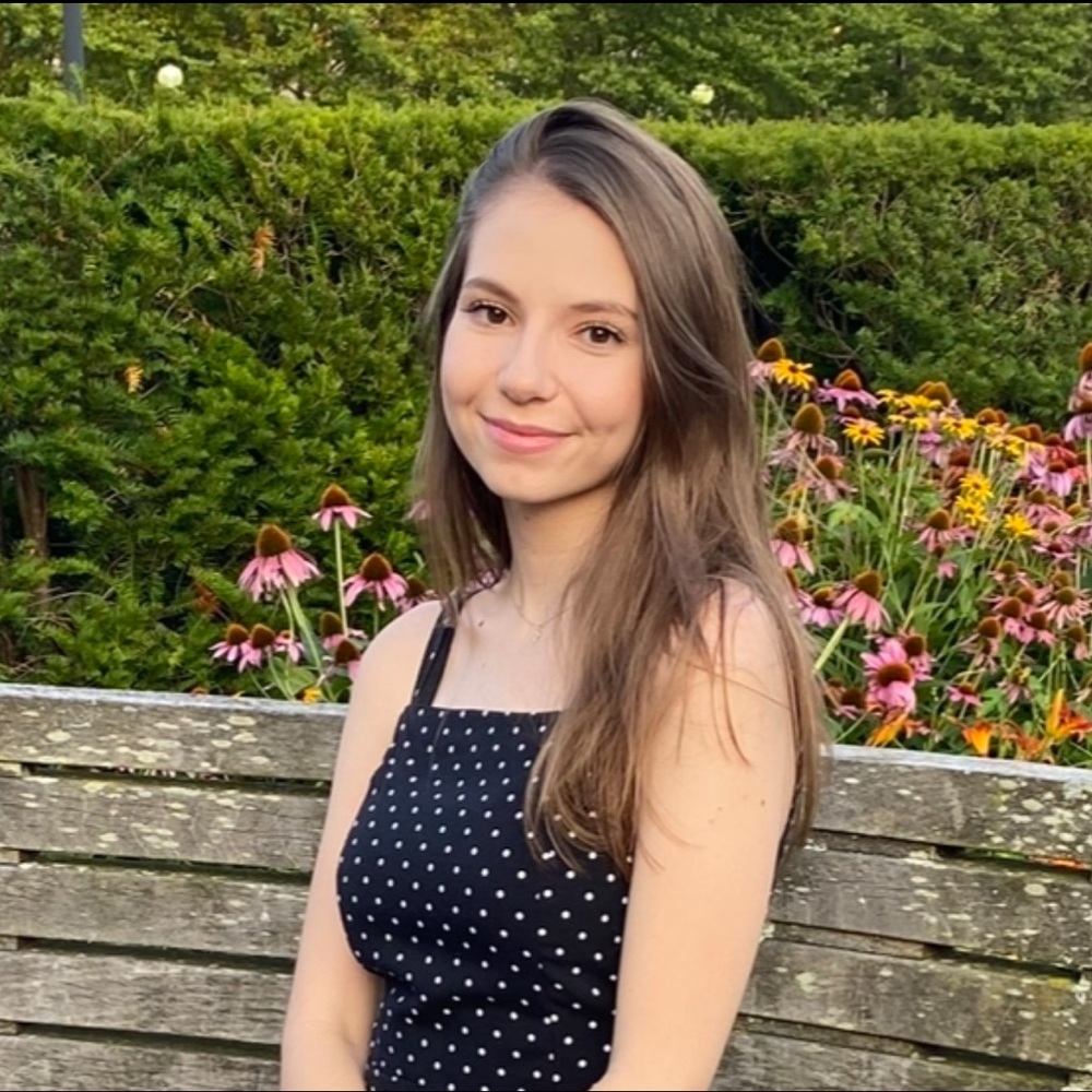 Meet your Posher, Danielle